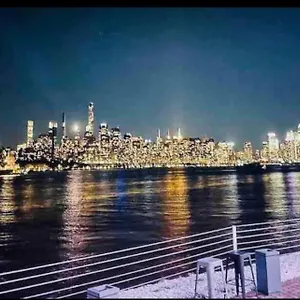 Cozy Close To New York North Bergen